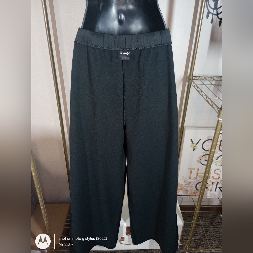 Sweat Pants. Hurley. Black. Wide-Leg. Size: LG. - Picture 6 of 7
